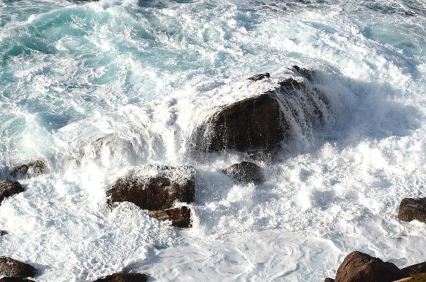 北サルデーニャ イタリアの地中海の波 — ストック写真