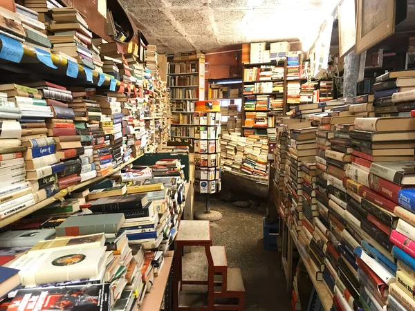 Acqua Alta Buchhandlung Venedig Italien — Stockfoto