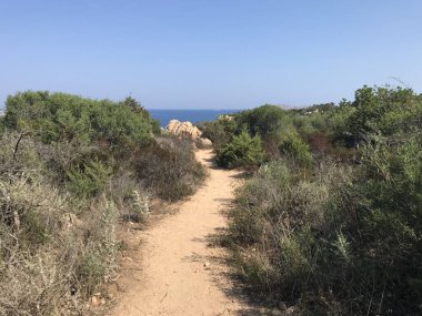 Kumlu yol, sardunya, İtalya