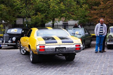 Üsküp Makedonya - 29 Eylül 2018: Retro otomobil ve motosiklet sergi vintage Auto. Eski Zamanlayıcı araba göstermek 29 Eylül 2018 Üsküp adlı sergi.