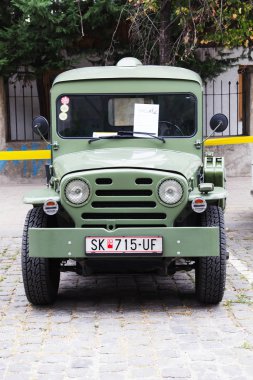 Üsküp Makedonya - 29 Eylül 2018: Retro otomobil ve motosiklet sergi vintage Auto. Eski Zamanlayıcı araba göstermek 29 Eylül 2018 Üsküp adlı sergi.