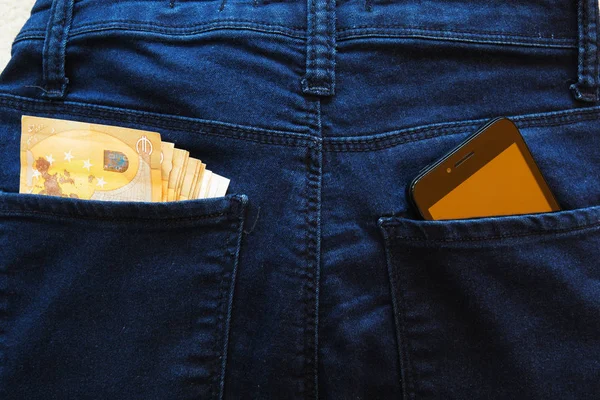 Eurobankbiljetten Mobiele Telefoon Achterzak Spijkerbroek — Stockfoto