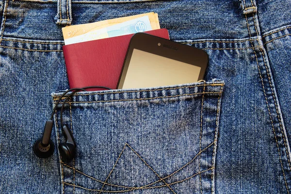 Pasaporte Dinero Con Smartphone Moderno Bolsillo Trasero Jeans —  Fotos de Stock