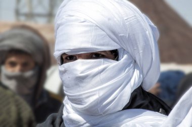 Batı sahara ülkesindeki Tuareg adam portresi