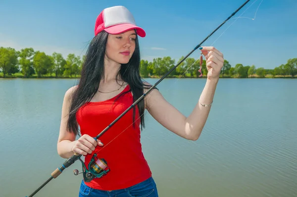 Joven Pescadora Preparándose Para Pesca Chica Con Caña Pescar Mira —  Fotos de Stock