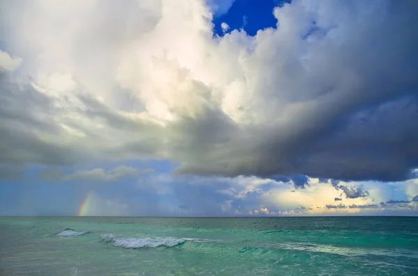 Big Storm Clouds Sky Blue Sea — Stock Photo, Image