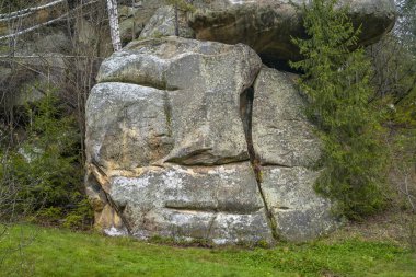 Ternoshorska Lada. Dovbush kayası. Güzel sc ortasında Taş kayalar