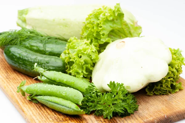 Courgettes Pois Verts Aneth Persil Concombres Laitue Sur Une Planche — Photo