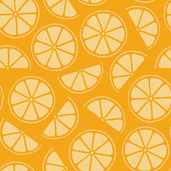 Laranjas fatias em um padrão sem costura de fundo laranja . — Vetor de Stock