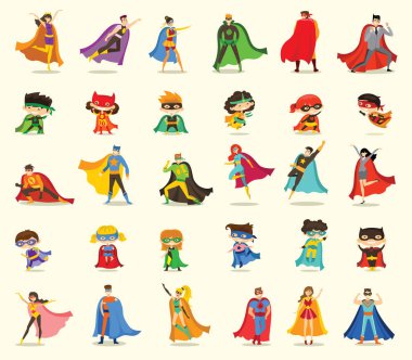 Çizgi roman kostümleri giyen çocuk ve yetişkin süper kahramanlar