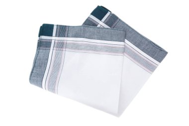 Dişli ve çizgili desenli katlanmış erkek mendili, beyaz arka planda izole edilmiş..