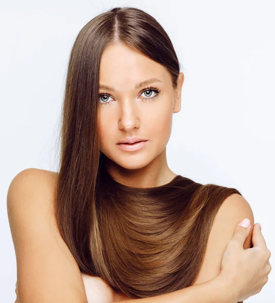 Portrait Femme Aux Cheveux Longs Regardant Caméra Isolée Sur Fond — Photo