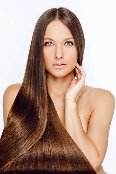 Portrait Femme Séduisante Aux Cheveux Longs Isolé Sur Fond Blanc — Photo