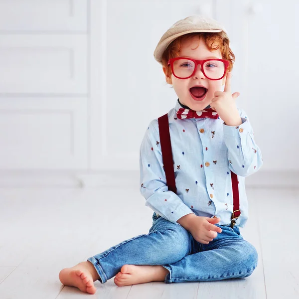Πορτρέτο Του Όμορφη Κοκκινομάλλα Αγοράκι Μικρό Παιδί — Φωτογραφία Αρχείου