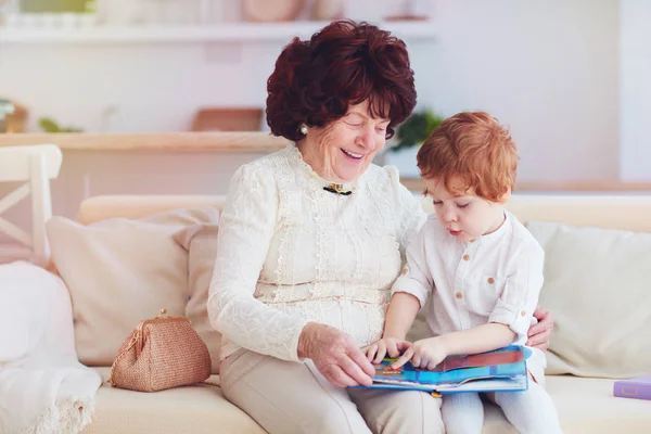 Portrait Beautiful Mature Woman Years Old Her Great Grandson Home — Stock Photo, Image