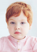 közeli portréja vöröshajú kisgyermek Baby Boy két és fél éves