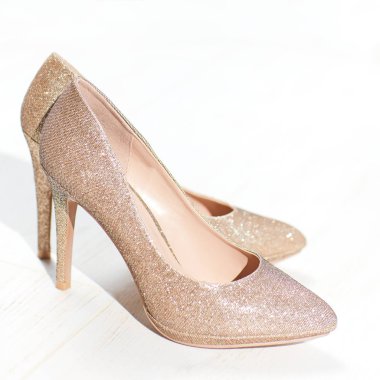 Altın yüksek topuklu ayakkabılar, Külkedisi sivri topuklu ayakkabılar