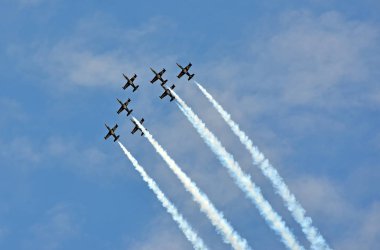 Sion, İsviçre - 15 Eylül 2017: Breitling hava gösterisi