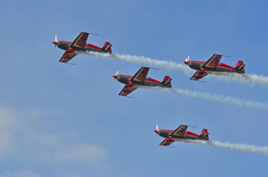 Sion, İsviçre - 15 Eylül 2017: Breitling Jet takım Breitling hava gösterisi