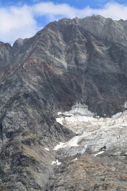 Schinhorn Lotschtal Vadisi Bernese Alps, İsviçre için yukarıda