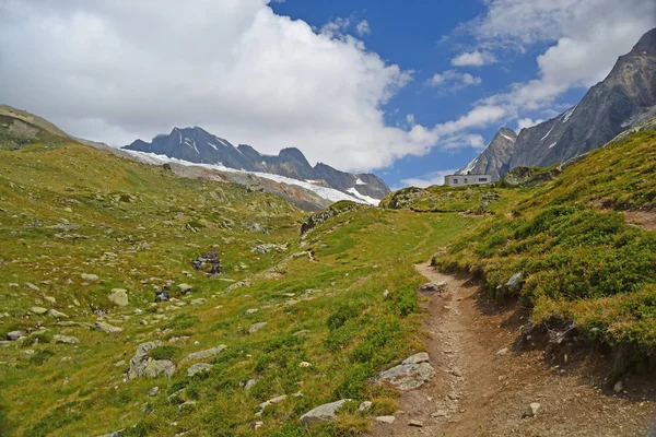 Moderna Annenhutte Berg Tillflykt Till Chef För Lotschtal Schweiziska Bernalperna — Stockfoto