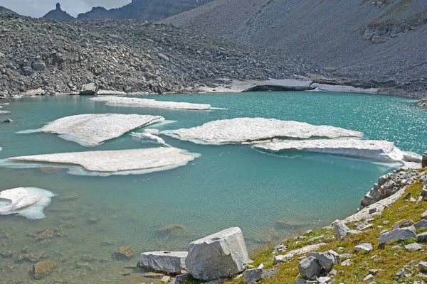Chriegalp Перевал Кордоні Між Швейцарією Італією Льодовикового Озера Невеликий Айсбергів — стокове фото
