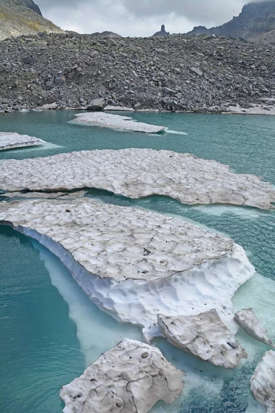 Chriegalp Paso Frontera Entre Suiza Italia Con Lago Glacial Pequeños —  Fotos de Stock