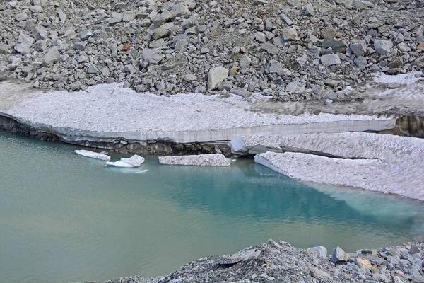 Desek Ledu Ulomil Ledovce Ledovcové Jezero Horách Jako Klimatu Hřeje — Stock fotografie