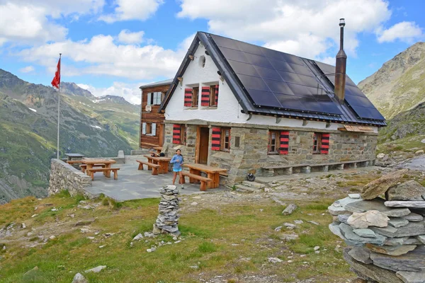 Rifugio Turtmann Alto Nella Valle Turtmann Nelle Alpi Svizzere Meridionali — Foto Stock