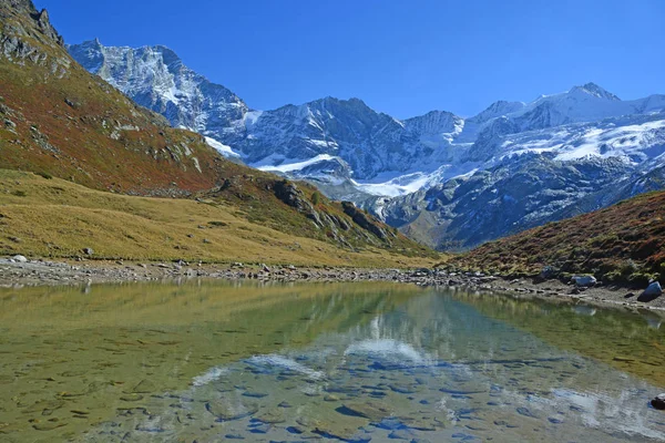 Lake Arpitetta and the Weisshorn — Stock Photo, Image