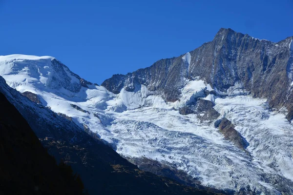 Alphubel i Taschhorn — Zdjęcie stockowe