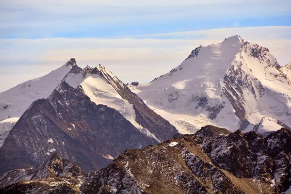 Nadelhorn ve Dom — Stok fotoğraf