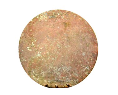 Yaklaşık 3,600 yıl öncesine dayanan bir Bronz Çağı Aynası, bronzdan yapılmış. Kabzayı onarmak için üç bronz sürgüyle muhtemelen kemik ya da ahşaptan yapılmış. Sicilya 'da bulundu