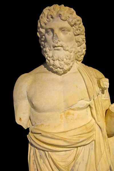 紀元前1世紀の医学の神アスクレピオス ラテン語 Asclepius の古代ローマ彫刻 — ストック写真