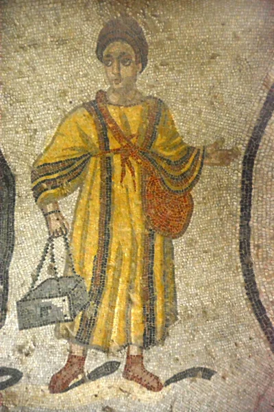 Een Oud Romeins Mozaïek Van Een Serveerster Die Werktuigen Bad — Stockfoto
