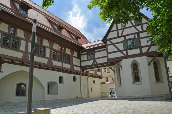 Německá Zpola Roubená Budova Středověkém Městě Dlážděnými Uličkami Švábském Kraji — Stock fotografie