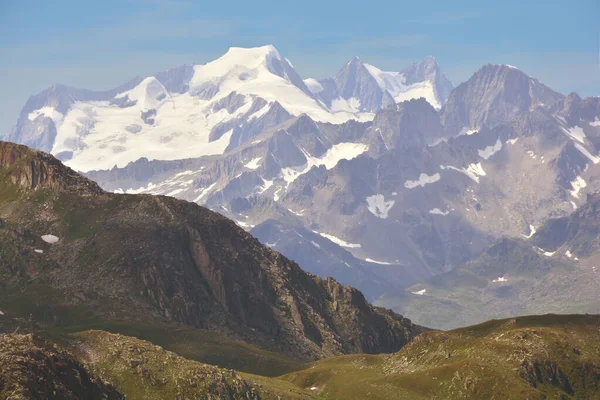 Wannerhorn Lewej Grunhorn Centrum Fiescherhorner Prawej Alpach Berneńskich Oglądane Przełęczy — Zdjęcie stockowe