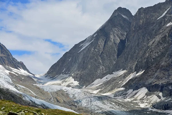 Przełęcz Lotschenlucke Czele Lotschtal Valley Hollandia Hut Nad Nim Alpach — Zdjęcie stockowe
