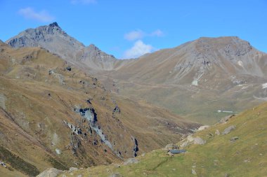 Güney İsviçre Alplerinde, Grimentz 'in yukarısında Val d' Anniviers ile Pointe du Prelet.
