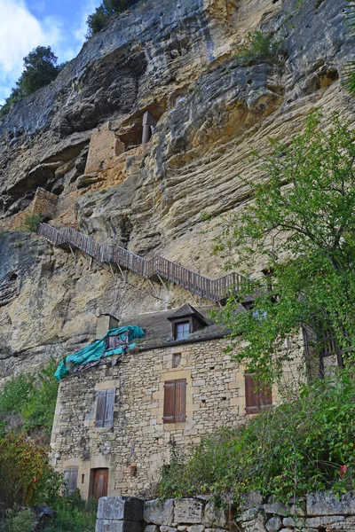 Niepewne Schody Pozostałości Średniowiecznych Fortyfikacji Roque Gageac Jednej Najpiękniejszych Wiosek — Zdjęcie stockowe