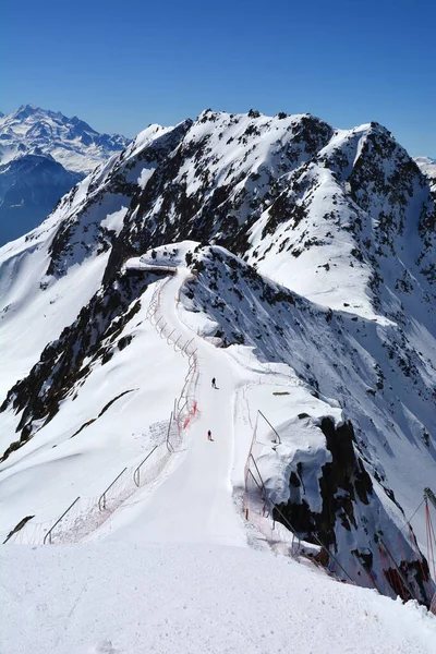 Skiën Langs Smalle Bergkam Van Eggishorn Bij Bettermalp Berner Alpen — Stockfoto