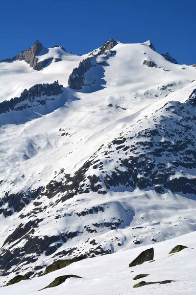 Schinhorn Sinistra Sattelhorn Centro Nelle Alpi Bernesi Sopra Ghiacciaio Aletsch — Foto Stock