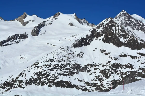 Schinhorn Sinistra Sattelhorn Centro Nelle Alpi Bernesi Svizzera Una Regione — Foto Stock