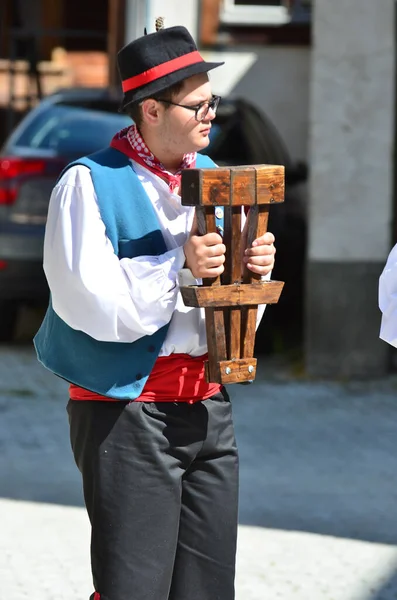 Evolene Suisse Août Groupe Folklorique Italien Des Montagnes Ernici Costumes — Photo