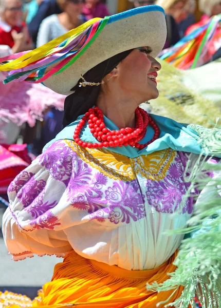 Evolene Suisse Août Groupe Folklorique Équatorien Quito Costumes Traditionnels Août — Photo