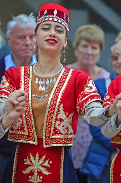 Evolene Suiza Agosto Grupo Folclórico Armenio Con Trajes Tradicionales Agosto — Foto de Stock