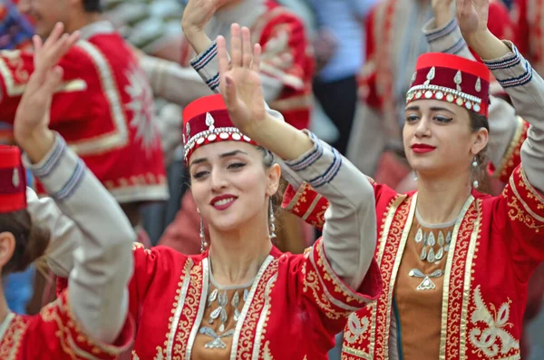 Evolene Svájc Augusztus Örmény Népcsoport Hagyományos Jelmezben 2019 Augusztus Evolene — Stock Fotó
