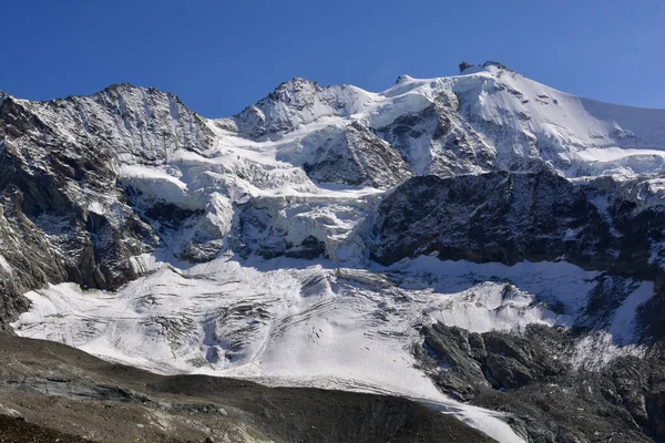 瑞士阿尔卑斯山区Zinal度假胜地上方的Zinalrothorn Blanc Moming和Schallihorn — 图库照片