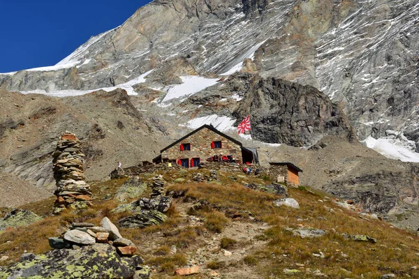 Pitetta Schronisko Górskie Przed Wielką Zachodnią Ścianą Weisshorn Południowych Alpach — Zdjęcie stockowe