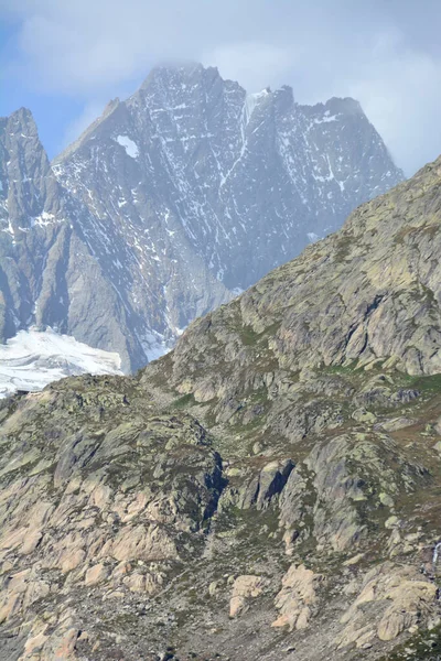 Лаутерархорн Над Хижиной Лаутерархорн Переднем Плане Бернских Альпах Швейцария — стоковое фото